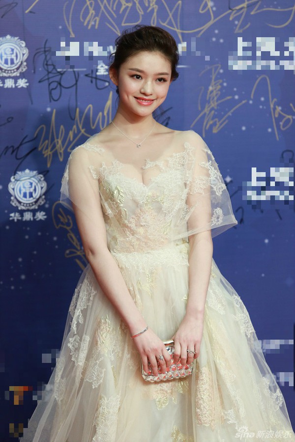 Yoon Eun Hye nổi bần bật, đọ sắc dàn mỹ nhân hàng đầu Cbiz tại Lễ trao giải Hoa Đỉnh - Ảnh 8.