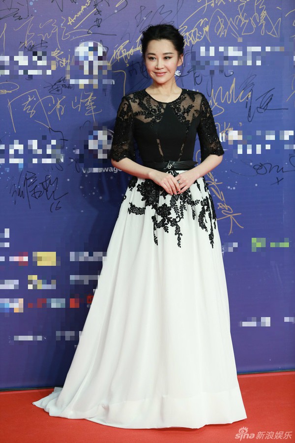 Yoon Eun Hye nổi bần bật, đọ sắc dàn mỹ nhân hàng đầu Cbiz tại Lễ trao giải Hoa Đỉnh - Ảnh 9.