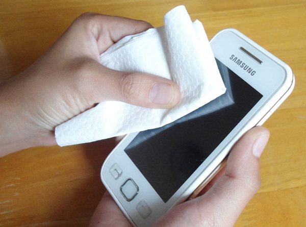 Vệ sinh m&agrave;n h&igrave;nh smartphone kh&ocirc;ng kh&oacute; như bạn tưởng - Ảnh 7.