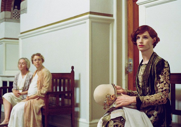 The Danish Girl - C&ograve;n hơn h&igrave;nh tượng về người phụ nữ can đảm nhất thế kỷ - Ảnh 4.