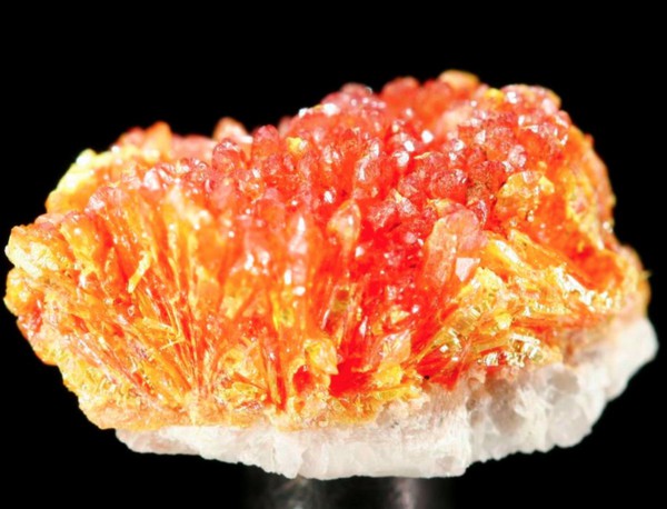 12 loại đá khoáng chất đẹp tuyệt vời nhưng đừng nên đụng vào kẻo chết người - Ảnh 8.