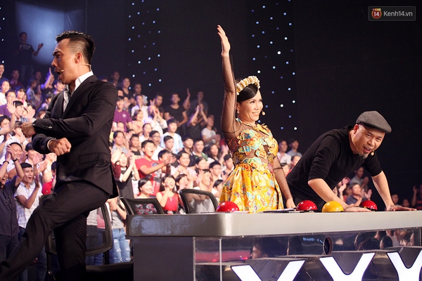 Got Talent: Gi&aacute;m khảo h&aacute; hốc mồm, v&aacute;i lạy tay trống đầu nấm 9 tuổi - Ảnh 4.