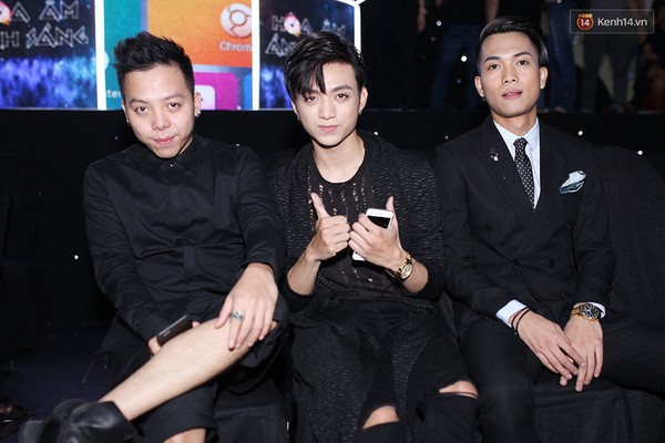 Quang Huy chăm lo kĩ lưỡng cho Sơn T&ugrave;ng M-TP tại hậu trường The Remix - Ảnh 10.