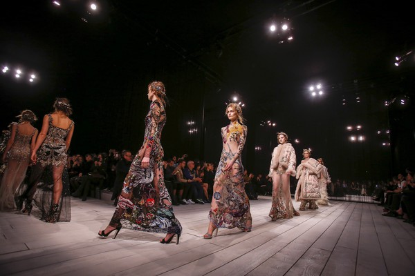 7 BST đẹp - độc - đỉnh của London Fashion Week Thu/Đông 2016 - Ảnh 8.