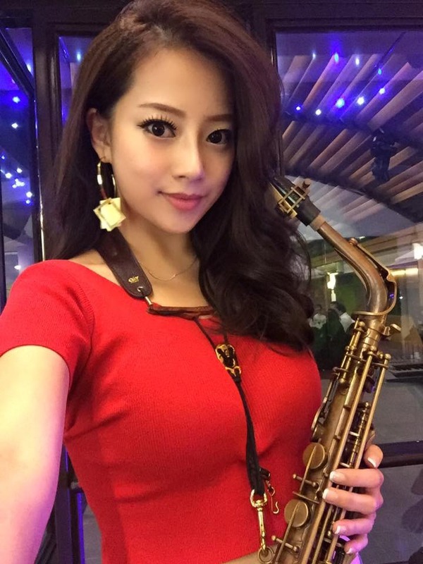 Mỹ nữ thổi saxophone sở hữu nhan sắc vạn người mê gây sốt Trung Quốc - Ảnh 7.