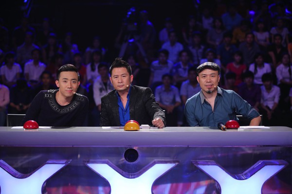 Got Talent: Giám khảo tròn mắt trước tài giả giọng nữ của thí sinh nam - Ảnh 1.