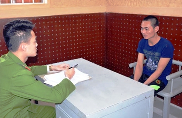 Khởi tố, bắt tạm giam bảo vệ d&acirc;m &ocirc; nhiều nữ sinh tiểu học - Ảnh 1.