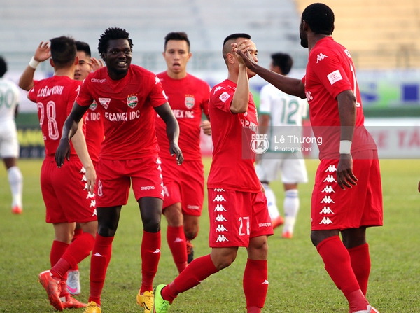Văn Mai Hương bùng nổ trong ngày khai mạc V.League 2016 - Ảnh 6.