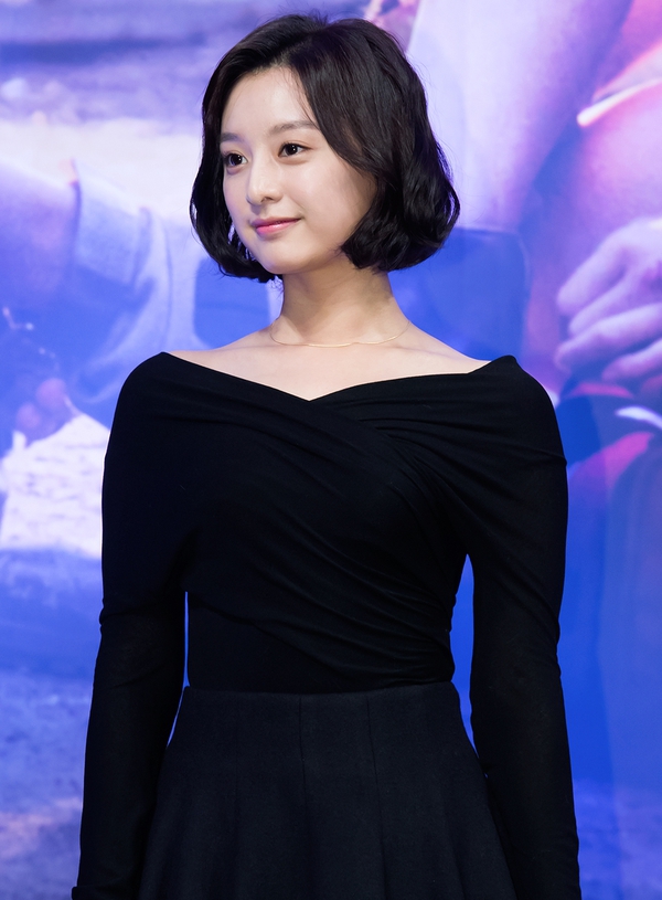 Kim Ji Won: Mỗi kiểu t&oacute;c một phong c&aacute;ch & kiểu n&agrave;o cũng đẹp miễn ch&ecirc;! - Ảnh 10.