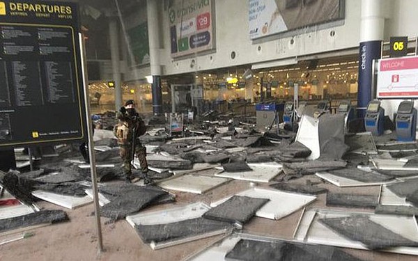 Tổ chức khủng bố IS đánh bom thủ đô Bỉ, ít nhất 34 người chết, 170 người bị thương - Ảnh 19.