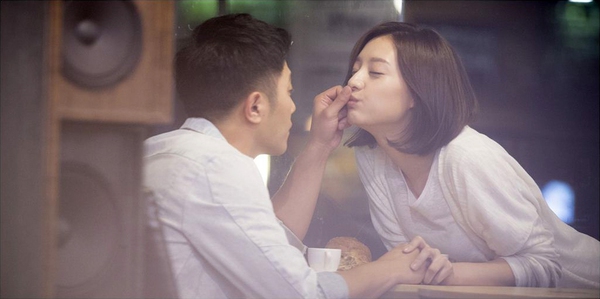 Sợ người yêu ghen, Song Joong Ki “nuốt nước bọt” trước cô bồi bàn bốc lửa - Ảnh 51.