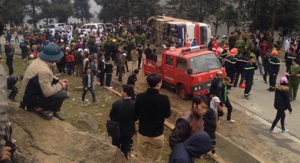 Xe chở du khách Trung Quốc gây tai nạn ở Sa Pa, 1 người tử vong - Ảnh 2.
