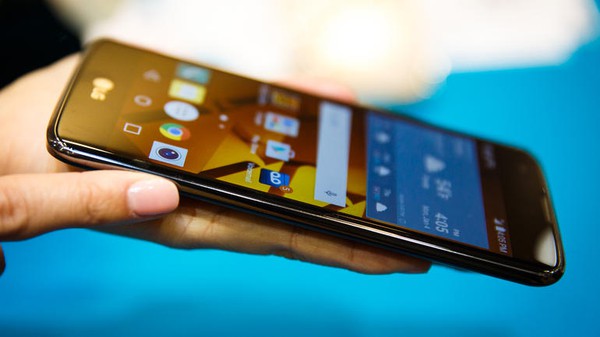 Điểm danh loạt smartphone ấn tượng vừa đổ bộ đầu năm - Ảnh 1.
