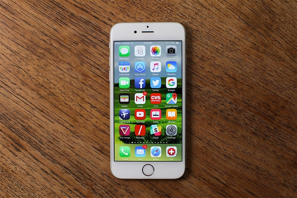 Gợi &yacute; smartphone l&yacute; tưởng cho 12 con gi&aacute;p dịp năm mới - Ảnh 1.