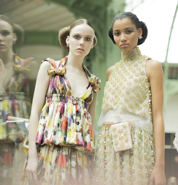 Vừa xem vừa hỏi: L&agrave;m sao họ c&oacute; thể l&agrave;m ra đồ Haute Couture tuyệt vời như thế? - Ảnh 3.