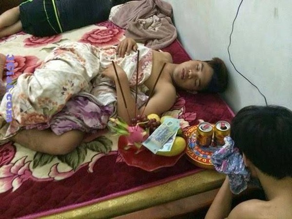 20 nạn nh&acirc;n của tr&ograve; đ&ugrave;a Đừng ngủ khi lũ bạn c&ograve;n thức - Ảnh 11.