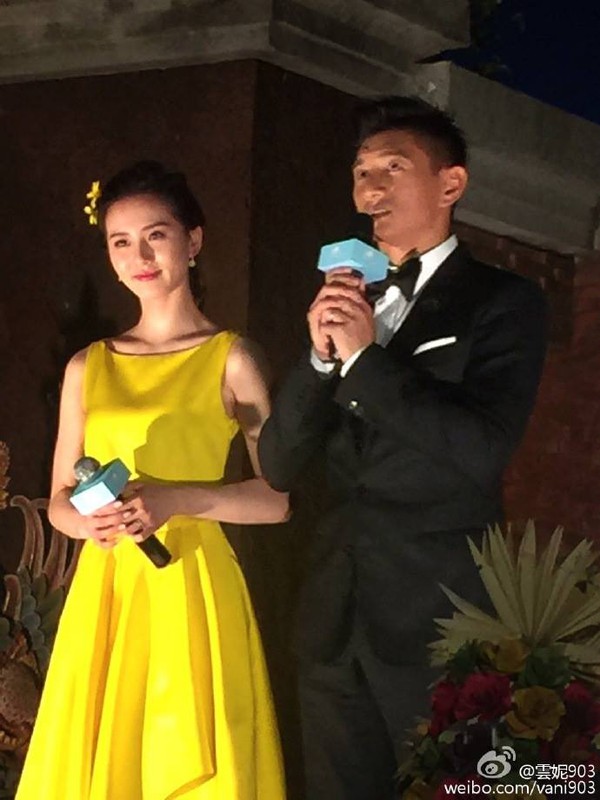 Lưu Thi Thi xuất hiện rạng rỡ b&ecirc;n Ng&ocirc; Kỳ Long trong bữa tiệc mừng trước đ&aacute;m cưới - Ảnh 7.