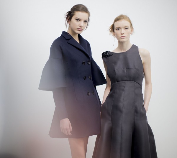 Vừa xem vừa hỏi: L&agrave;m sao họ c&oacute; thể l&agrave;m ra đồ Haute Couture tuyệt vời như thế? - Ảnh 8.