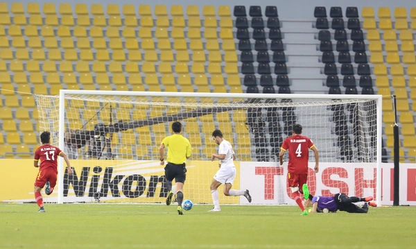 U23 Việt Nam 1-3 U23 Jordan: Sân chơi quá tầm của thầy trò Miura - Ảnh 3.