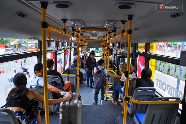 Trải nghi&ecirc;̣m tuy&ecirc;́n xe buýt 5 sao đ&acirc;̀u ti&ecirc;n từ s&acirc;n bay T&acirc;n Sơn Nh&acirc;́t vào trung t&acirc;m Sài Gòn - Ảnh 5.
