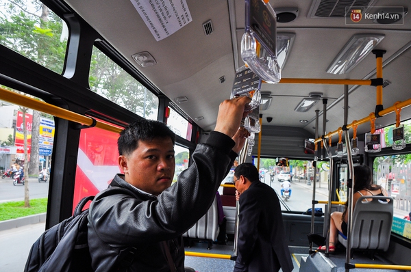 Trải nghi&ecirc;̣m tuy&ecirc;́n xe buýt 5 sao đ&acirc;̀u ti&ecirc;n từ s&acirc;n bay T&acirc;n Sơn Nh&acirc;́t vào trung t&acirc;m Sài Gòn - Ảnh 8.
