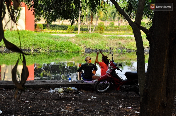 Công viên văn hóa trăm tỷ biến thành nơi... đổ rác, câu cá giữa lòng Sài Gòn - Ảnh 8.