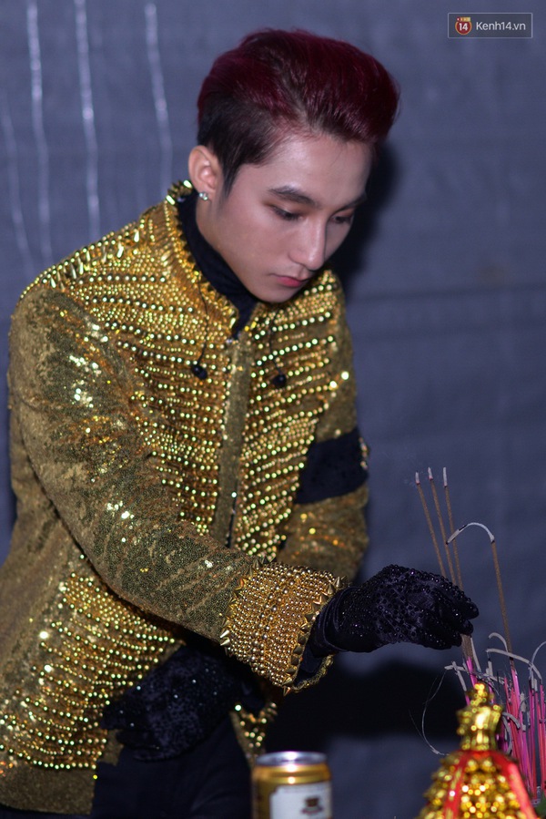 Sơn T&ugrave;ng căng thẳng, lạnh l&ugrave;ng trong hậu trường liveshow ở H&agrave; Nội - Ảnh 6.