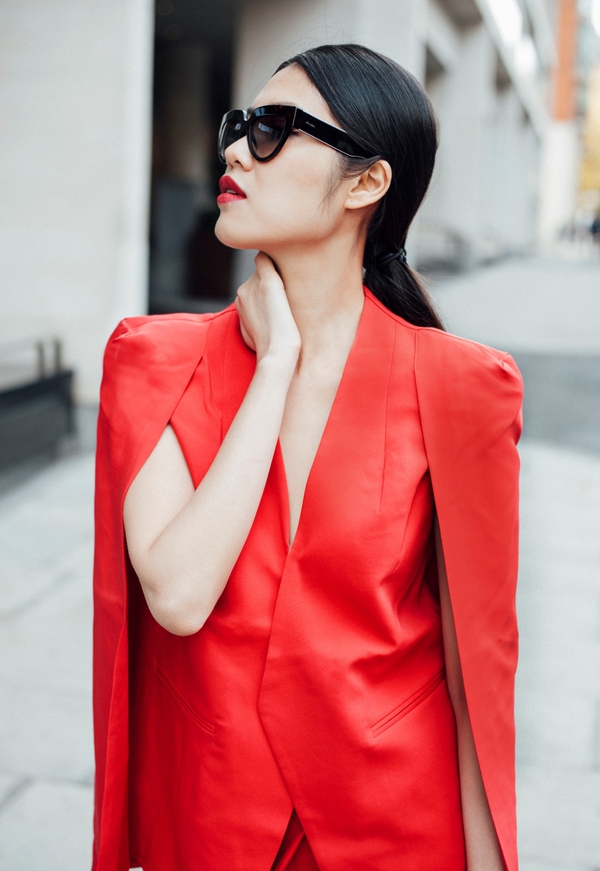 Si&ecirc;u mẫu Thu Hằng h&oacute;a qu&yacute; c&ocirc; đẹp ng&acirc;y ngất tr&ecirc;n đường phố London - Ảnh 8.