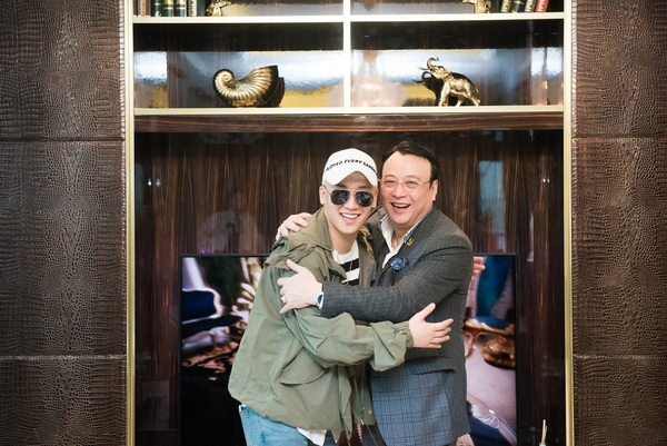 Loạt ảnh: Đủ mọi biểu cảm của Seung Ri trong sự kiện trước khi rời H&agrave; Nội - Ảnh 19.