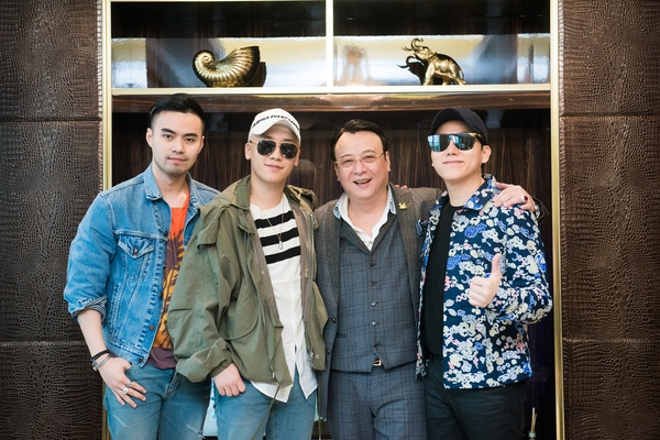Loạt ảnh: Đủ mọi biểu cảm của Seung Ri trong sự kiện trước khi rời H&agrave; Nội - Ảnh 20.