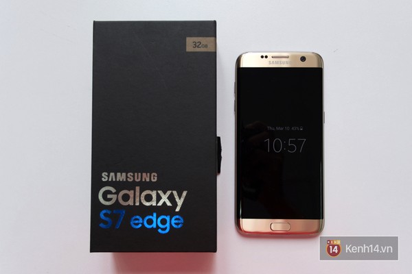 Mở hộp si&ecirc;u phẩm Galaxy S7 edge: qu&aacute; nhiều phụ kiện, n&ecirc;n bắt đầu bằng c&aacute;i g&igrave; đ&acirc;y? - Ảnh 6.