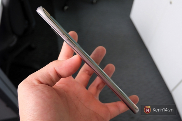 Mở hộp si&ecirc;u phẩm Galaxy S7 edge: qu&aacute; nhiều phụ kiện, n&ecirc;n bắt đầu bằng c&aacute;i g&igrave; đ&acirc;y? - Ảnh 11.