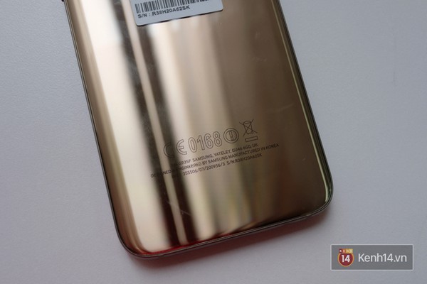 Mở hộp si&ecirc;u phẩm Galaxy S7 edge: qu&aacute; nhiều phụ kiện, n&ecirc;n bắt đầu bằng c&aacute;i g&igrave; đ&acirc;y? - Ảnh 13.