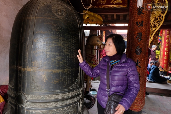 H&agrave;ng ngh&igrave;n người đổ về đền Trần trước đ&ecirc;m khai ấn - Ảnh 15.