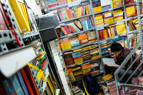 Ấm l&ograve;ng với tiệm s&aacute;ch cho người đọc v&agrave; mượn miễn ph&iacute; ở S&agrave;i G&ograve;n - Ảnh 1.