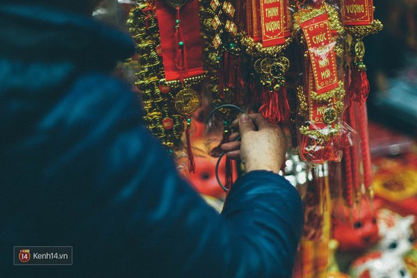 Những h&igrave;nh ảnh nhắc rằng Tết đ&atilde; cận kề tr&ecirc;n từng g&oacute;c phố H&agrave; Nội - Ảnh 7.