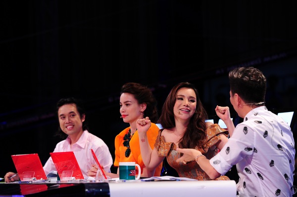 2016: Năm chiến nhau của c&aacute;c Huấn luyện vi&ecirc;n TV Show - Ảnh 13.