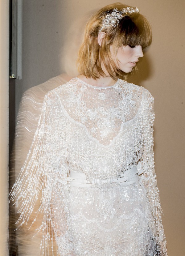Vừa xem vừa hỏi: L&agrave;m sao họ c&oacute; thể l&agrave;m ra đồ Haute Couture tuyệt vời như thế? - Ảnh 18.