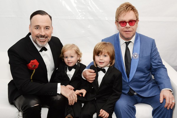 Elton John bị kiện tội quấy rối tình dục vệ sĩ - Ảnh 2.