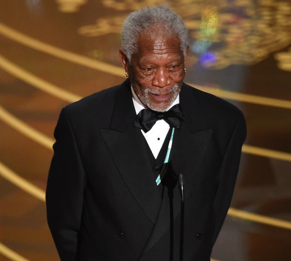 Morgan Freeman: Nhón trộm bánh quy ngay trên sân khấu Oscar và rời đi như một vị Thánh! - Ảnh 1.