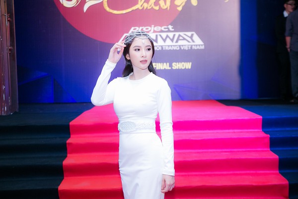 Angela Phương Trinh làm công chúa Ấn Độ trên thảm đỏ Project Runway - Ảnh 3.