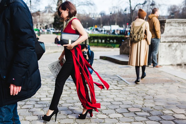Paris mùa này bỗng tràn ngập bóng dáng các fashionista Việt - Ảnh 9.