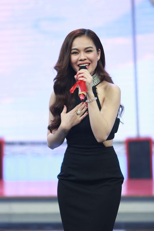 Th&uacute;y Nga bị phi&ecirc;n bản lỗi của Hồ Ngọc H&agrave; đ&aacute; xo&aacute;y chuyện thi Hoa hậu - Ảnh 13.