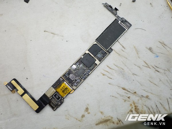 Đừng vội th&aacute;n phục người Trung Quốc, thợ Việt Nam cũng dựng được iPhone từ n&aacute;t bươm th&agrave;nh mới tinh - Ảnh 6.