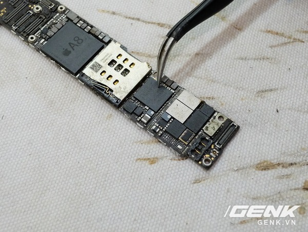 Đừng vội th&aacute;n phục người Trung Quốc, thợ Việt Nam cũng dựng được iPhone từ n&aacute;t bươm th&agrave;nh mới tinh - Ảnh 10.