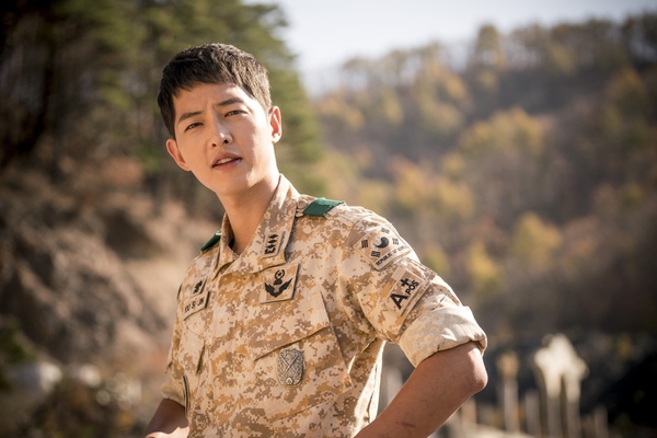 Mấu chốt phong cách giúp Song Joong Ki lột xác thành chàng quân nhân hớp hồn fan nữ - Ảnh 20.