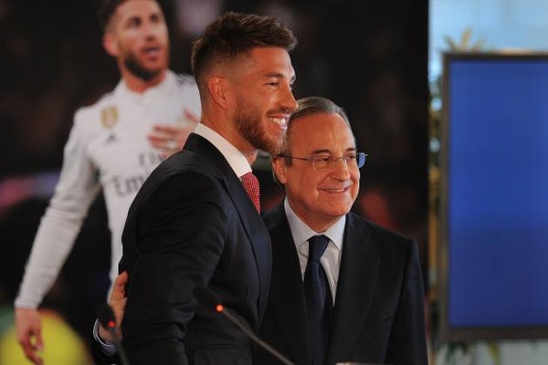 Sergio Ramos dính lệnh cấm bay lạ lùng giống Cristiano Ronaldo - Ảnh 1.