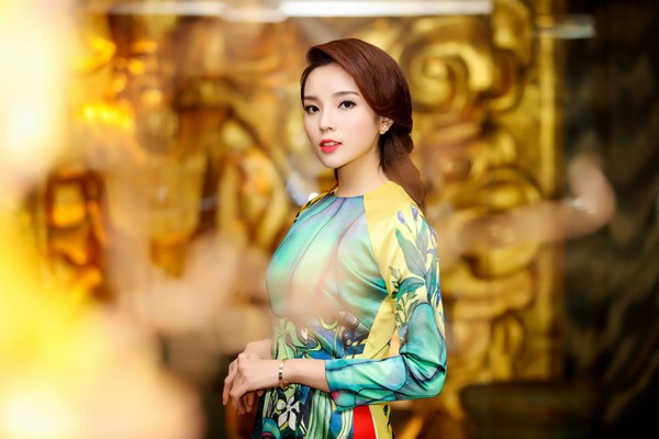 Hoa hậu Kỳ Duy&ecirc;n sẽ &ldquo;lột x&aacute;c&rdquo; ra sao dưới tay &ldquo;ph&ugrave; thủy trang điểm&rdquo; H&agrave;n Quốc? - Ảnh 1.