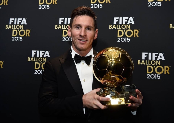T&acirc;n Hoa hậu thế giới th&iacute;ch phong c&aacute;ch Ronaldo nhưng muốn hẹn h&ograve; Messi - Ảnh 2.