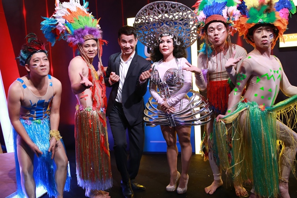 Trấn Th&agrave;nh, Trường Giang mặc đồ t&aacute;o bạo đọ độ sexy - Ảnh 6.